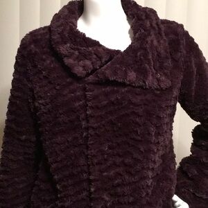 Women Small Patagonia coat jacket 
Violet purple color